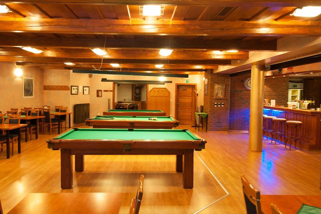 Sport-V-Hotel Хротовице Экстерьер фото