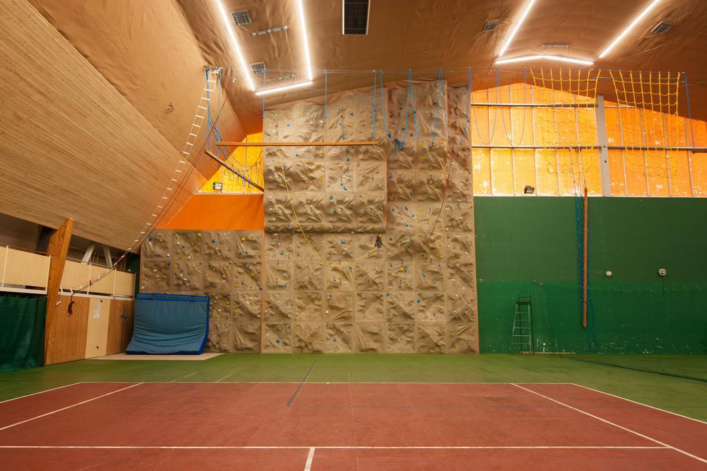 Sport-V-Hotel Хротовице Экстерьер фото