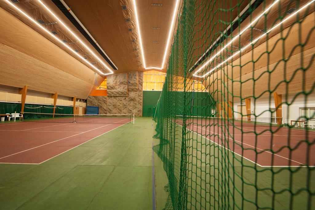 Sport-V-Hotel Хротовице Экстерьер фото